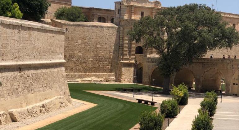 Mdina & Rabat Walking Tour with Catacombs and Grotto Entrance