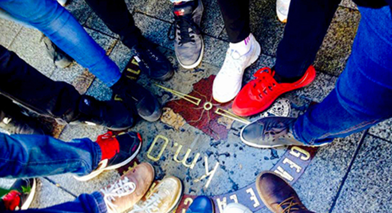 Madrid Essential Walking Tour with Drink & Pintxo