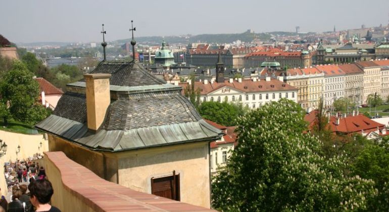 Best of Prague Tour: Castle Area, Bus & River Cruise