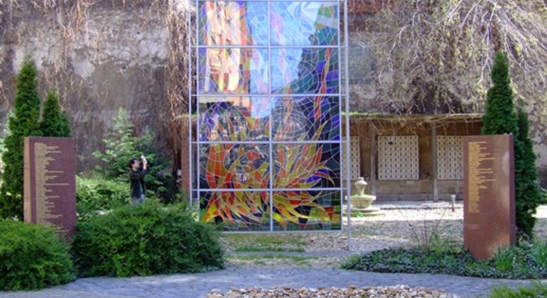 Jewish Heritage Essential Tour of Budapest
