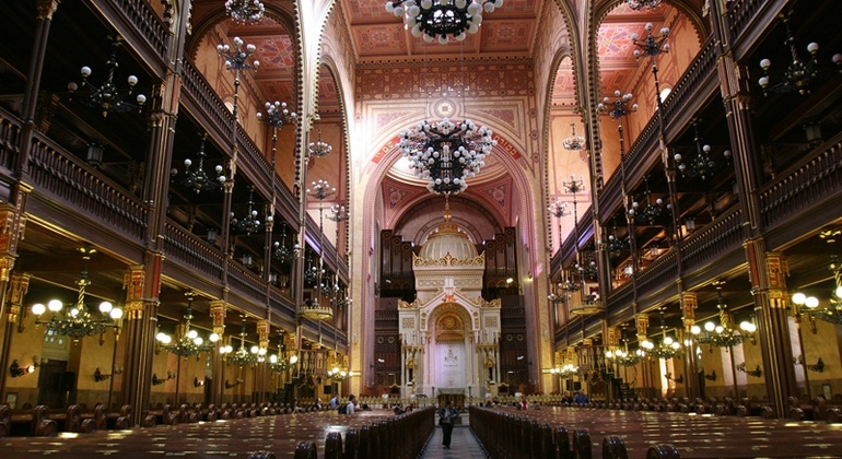 Jewish Heritage Private Small Tour of Budapest