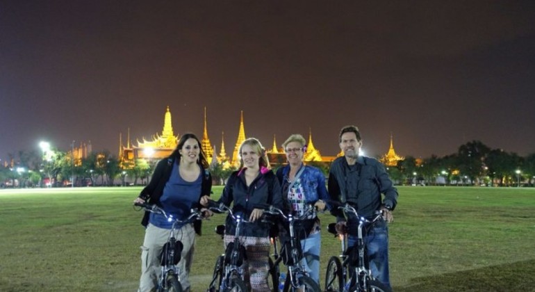 Go Black - Bangkok Fahrradtour bei Nacht