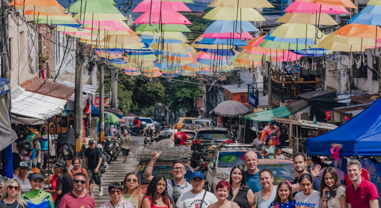 Tour Comuna Trece by Real Local Guides