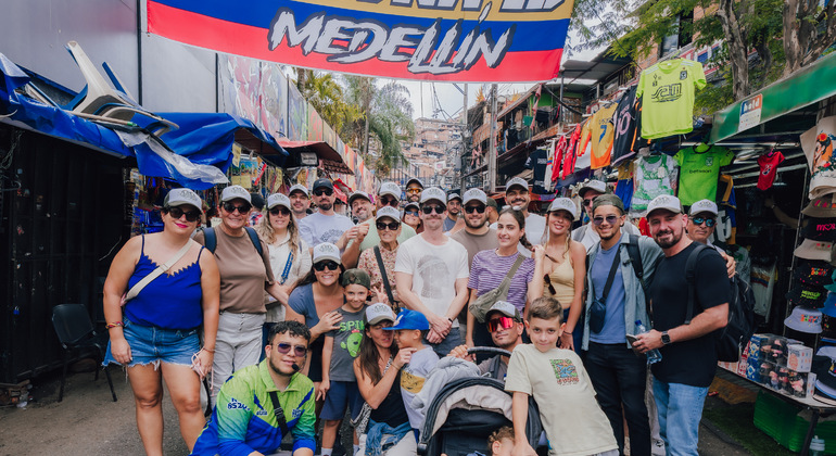 Tour Comuna Trece by Real Local Guides