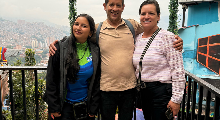 Tour Comuna Trece by Real Local Guides