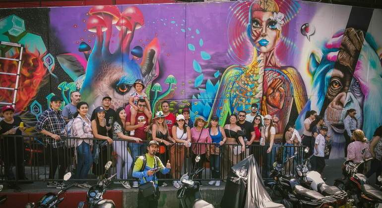 Tour Comuna Trece by Real Local Guides