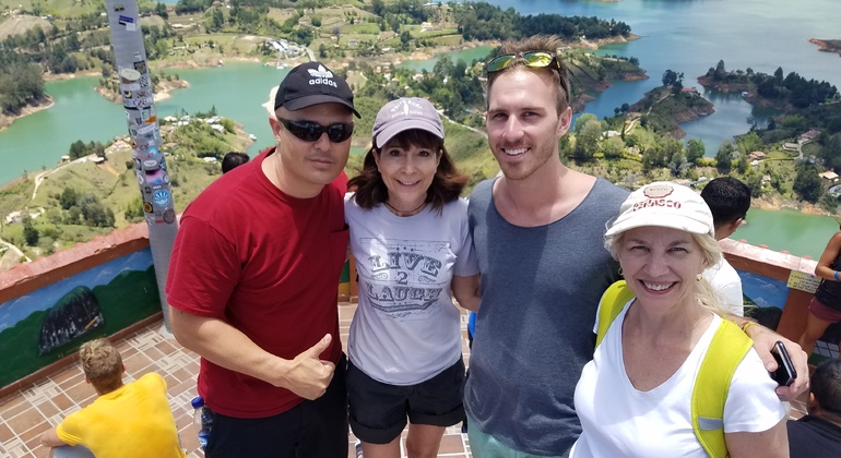 Medellín: Guatapé & El Peñol Private Tour with Hotel Pickup