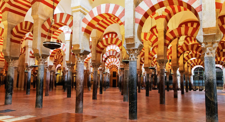 Barrio Judío y Visita a Pie a la Mezquita con Entradas