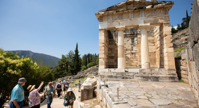 Delphi One Day Trip from Athens