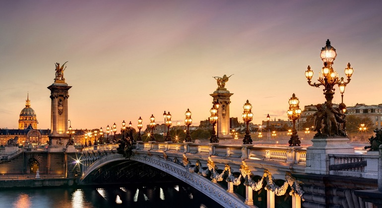 Night Tour of Paris: Magic of the Illuminated City of Love