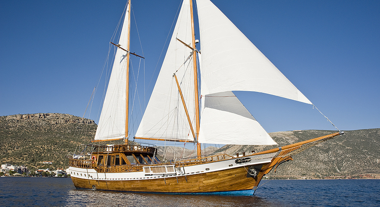 Saronic Gulf Sailing Excursion