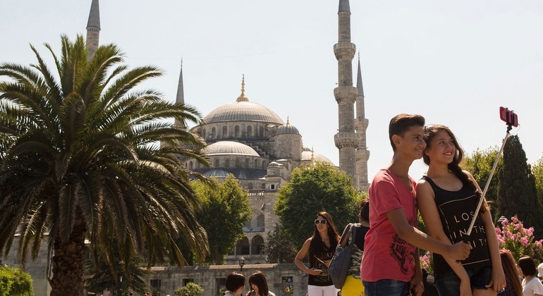 Best of Istanbul: Basilica Cistern, Blue Mosque, Grand Bazaar