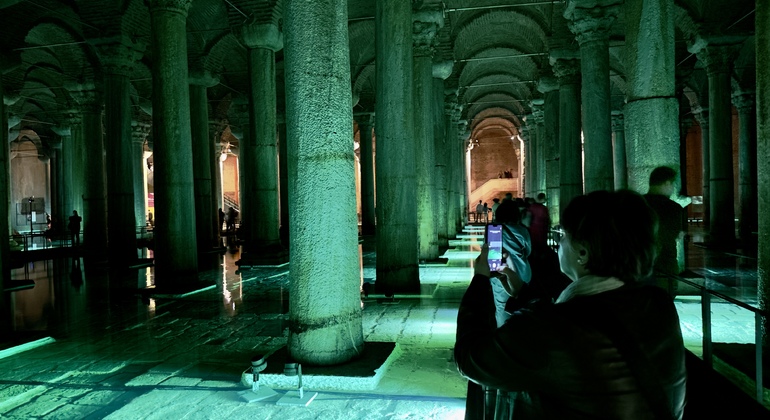 Best of Istanbul: Basilica Cistern, Blue Mosque, Grand Bazaar
