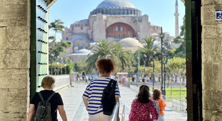 Best of Istanbul: Basilica Cistern, Blue Mosque, Grand Bazaar