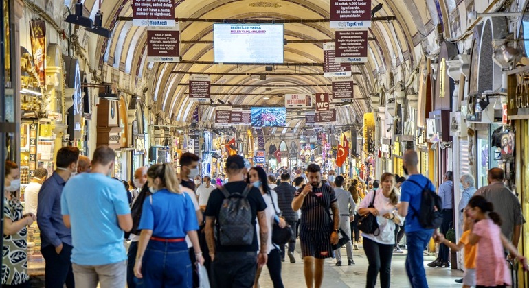 Best of Istanbul: Basilica Cistern, Blue Mosque, Grand Bazaar
