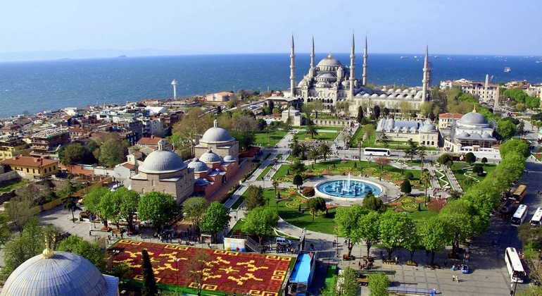 Best of Istanbul: Basilica Cistern, Blue Mosque, Grand Bazaar
