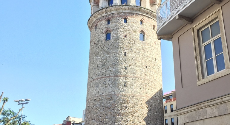 Istanbul Modern City Walking: Taksim To Galata With Secret Passages