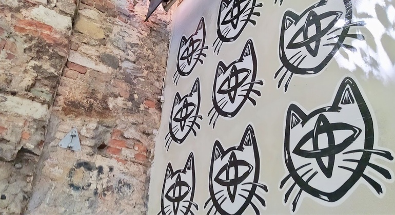 Istanbul Modern City Walking: Taksim To Galata With Secret Passages