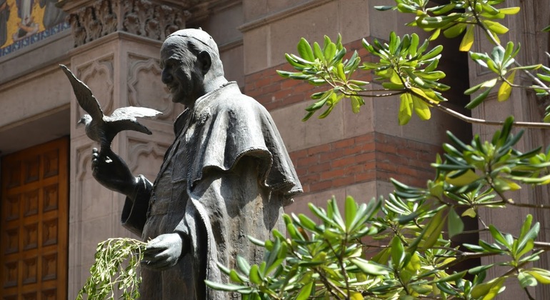 Istanbul Modern City Walking: Taksim To Galata With Secret Passages