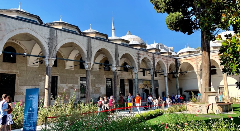 Topkapı Palace with Harem & Blue Mosque Guided Tour
