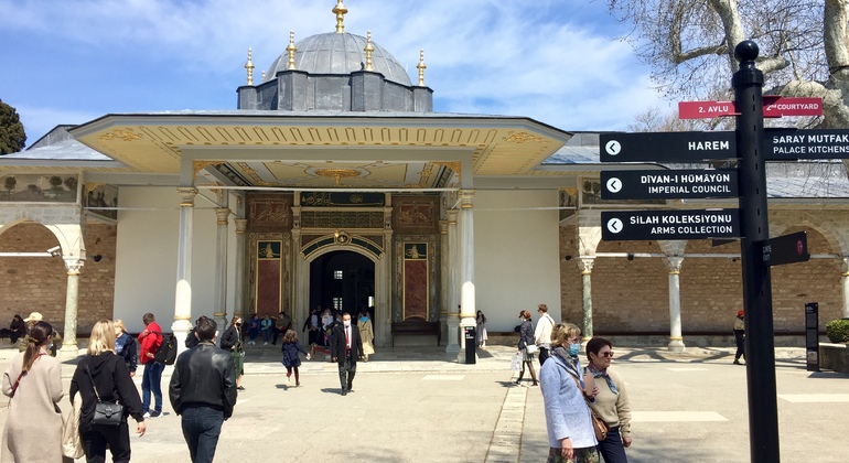 Topkapı Palace with Harem & Blue Mosque Guided Tour