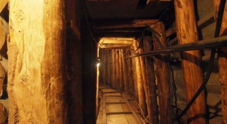 Fall of Yugoslavia - Sarajevo Under The Siege Tour