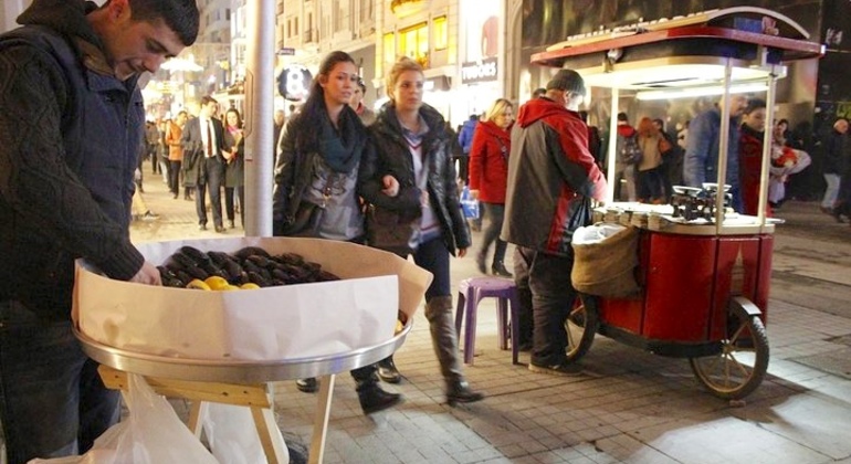 Istanbul Culinary Tour: Local Tavern & Gourmet Street Foods