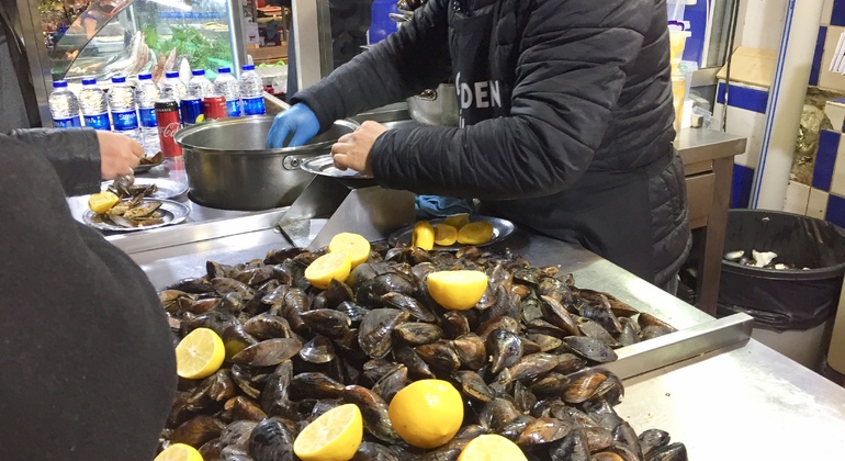 Istanbul Culinary Tour: Local Tavern & Gourmet Street Foods