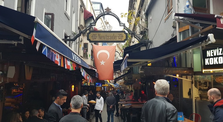 Istanbul Culinary Tour: Local Tavern & Gourmet Street Foods
