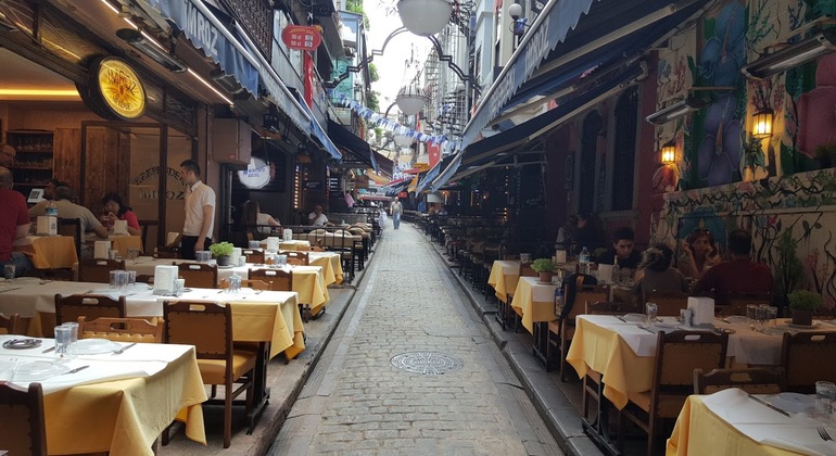 Istanbul Culinary Tour: Local Tavern & Gourmet Street Foods