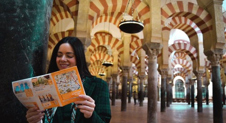 Visita Guiada a la Mezquita-Catedral, Sinagoga y Judería con entradas