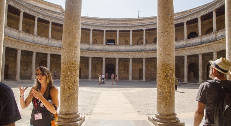 Passaggio per la città di Alhambra a Granada