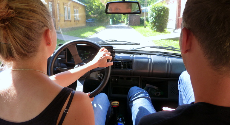 Visite de Varsovie en autoguidage à bord d'une Fiat rétro