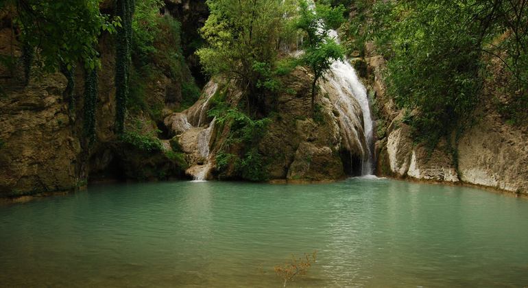 Tour to Veliko Tarnovo and Hotnitsa Waterfall