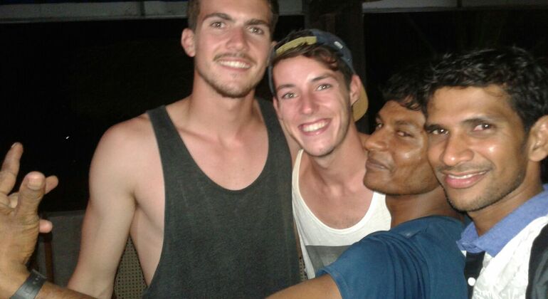 Noche de Campamento y Surf en Elephant Rock