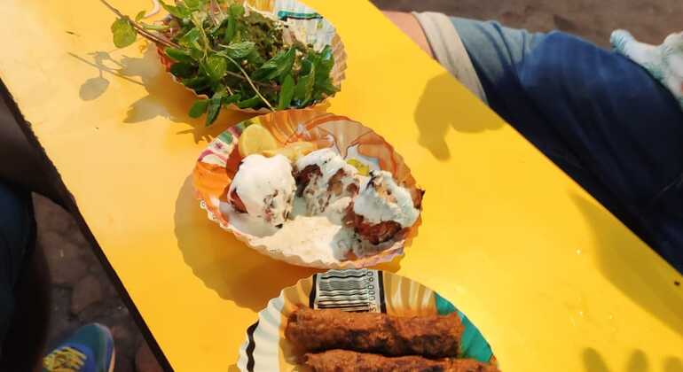 Mumbai Food Tasting Tour with Local Guide
