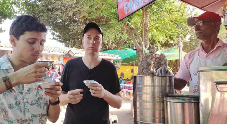 Mumbai Food Tasting Tour with Local Guide