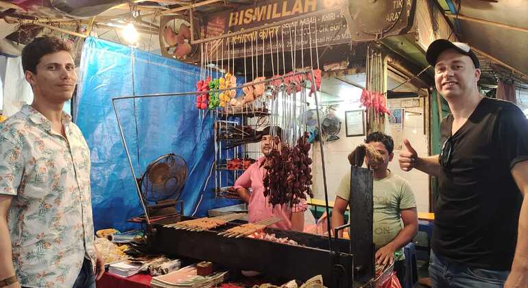 Mumbai Food Tasting Tour with Local Guide