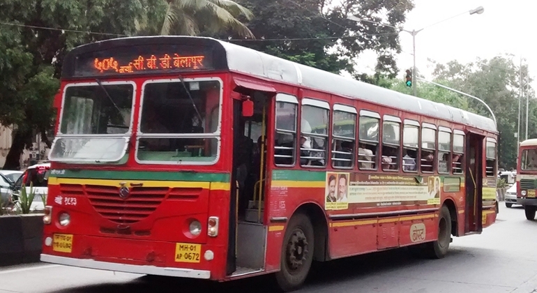 Public Transport Tour in Mumbai