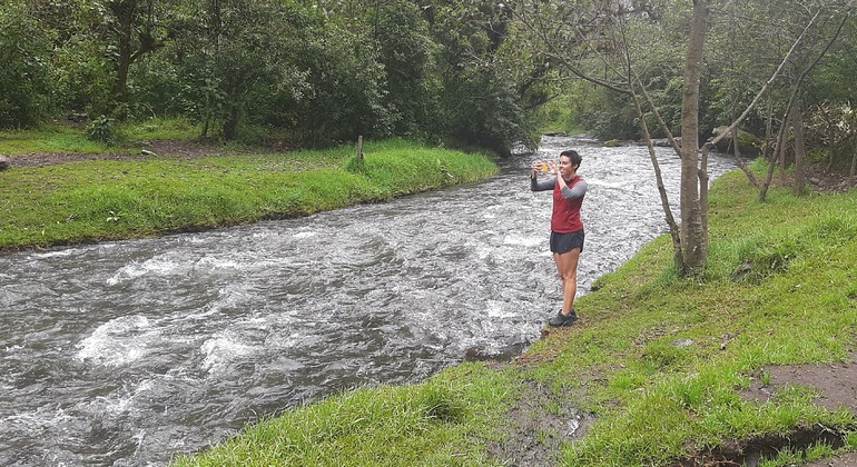 Private Tour ab Quito: Kana-Yaku-Trekking & Wasserfall-Abenteuer