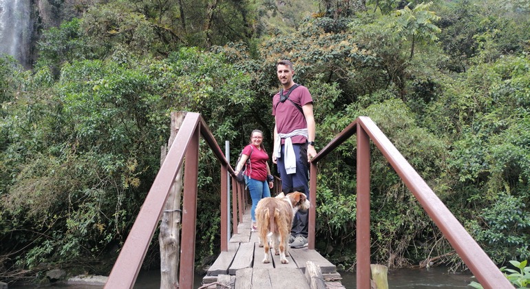 Private Tour ab Quito: Kana-Yaku-Trekking & Wasserfall-Abenteuer
