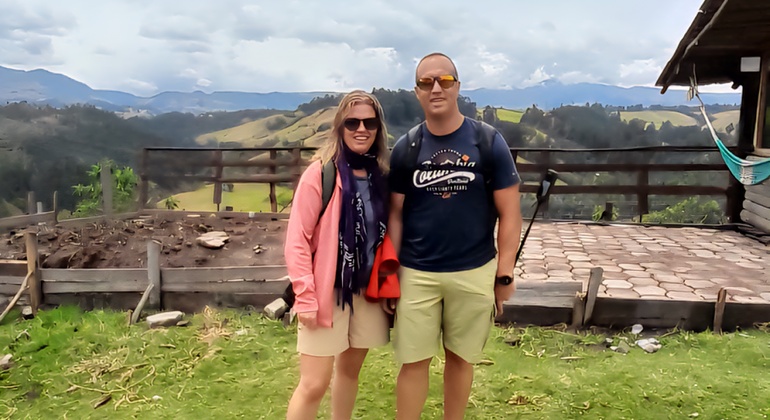 Private Tour ab Quito: Kana-Yaku-Trekking & Wasserfall-Abenteuer