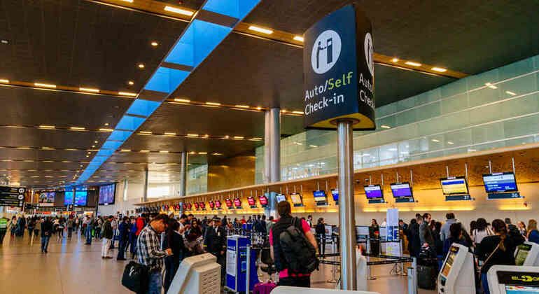 Traslado de Salida Privado: Hotel al Aeropuerto de Bogotá