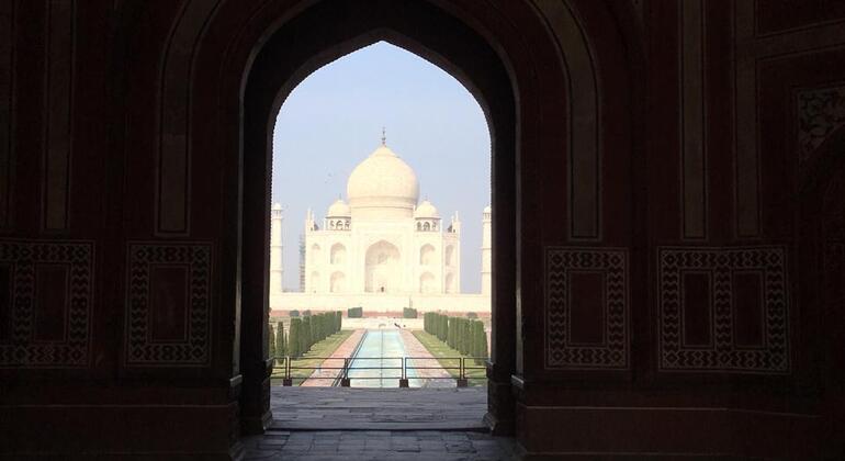 Full-Day Agra Tour with Taj Mahal From Mumbai