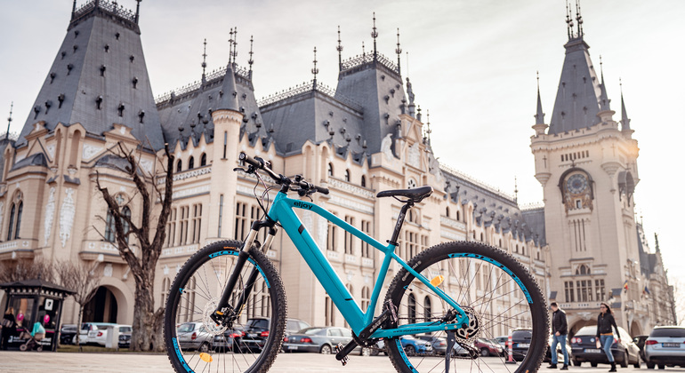 E-Bike & Bike Tour with Discover Lasi