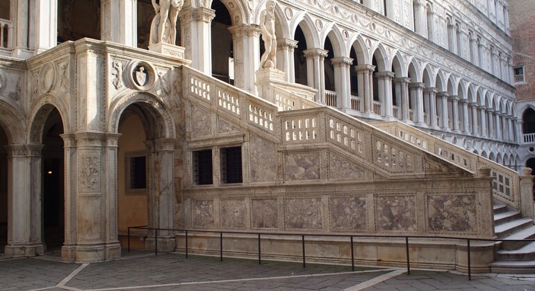Visita guiada al Palacio Ducal