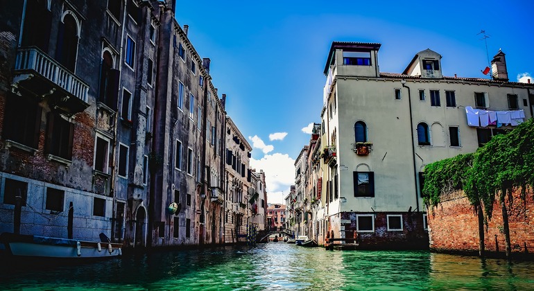 Paseo compartido en góndola por Venecia