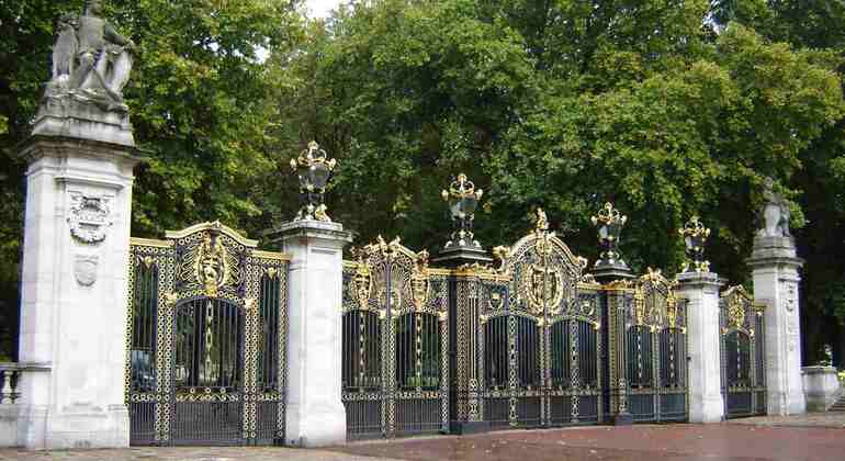 Haunted London: Self-guided Exploration Game