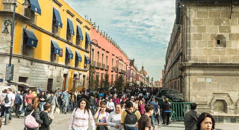 Private Street Food & Bar Crawl in Mexico City Tour