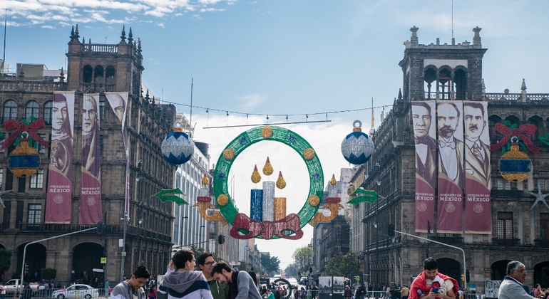 Private Street Food & Bar Crawl in Mexico City Tour